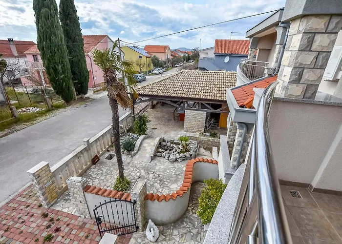 House Levanat Kakma