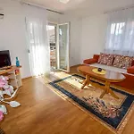 Nyaraló House Levanat Kakma